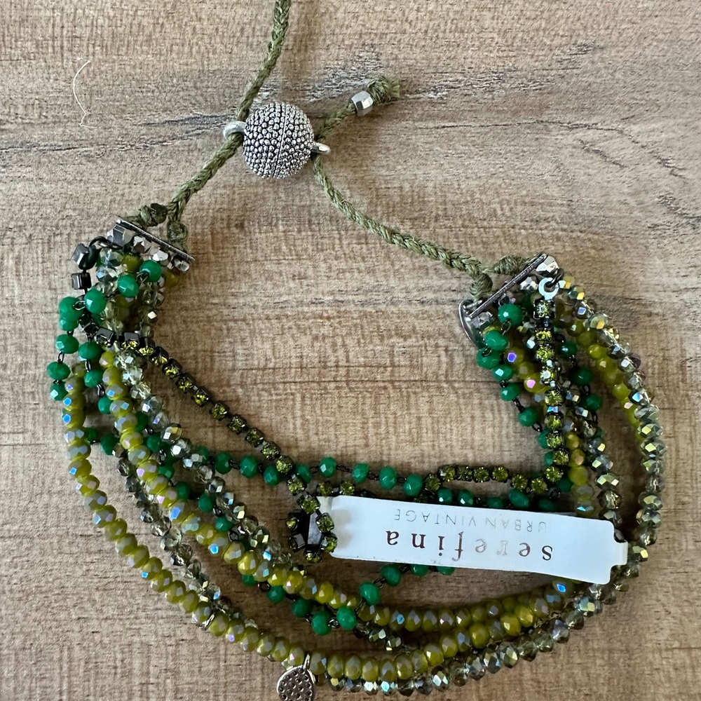NWT Serefina Green Beaded Bracelet with magnet clasp
